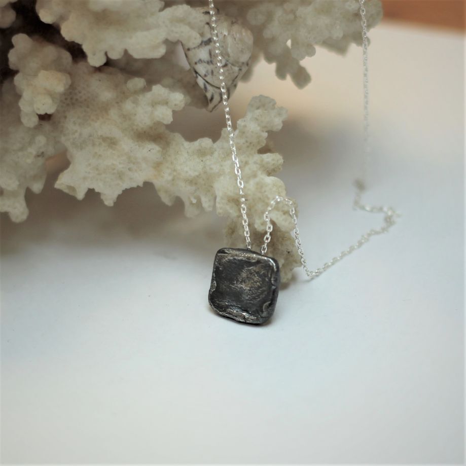 Gümüş Quadrate Black Kolye