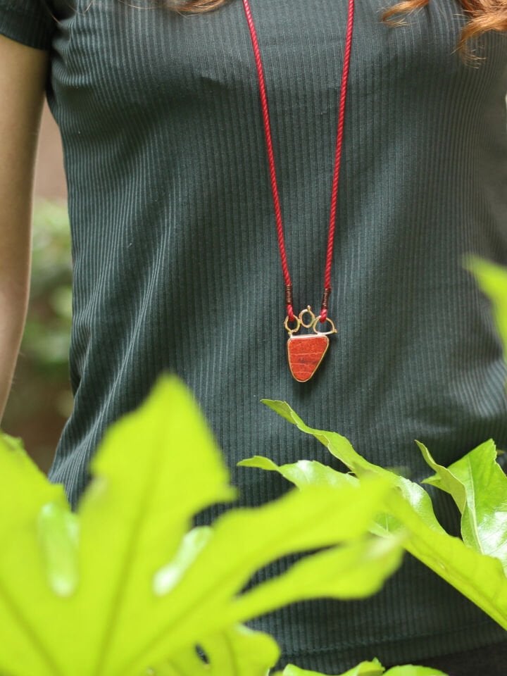 Kırmızı Doğal Taşlı Bronz Kolye