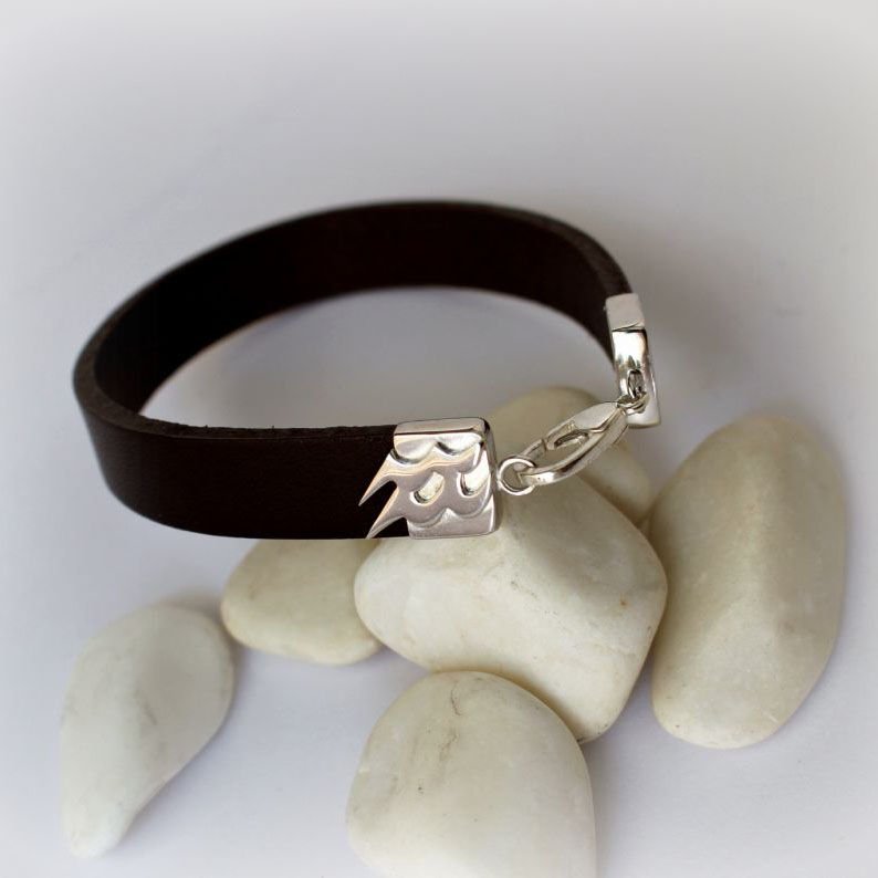 Gümüş Burç Simgeli Deri Kayışlı Bileklik