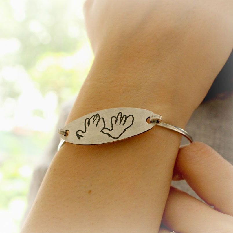 Çocuk Çizgisiyle Gümüş Anne Bilekliği