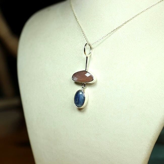 Ay Taşı ve Kyanite Taşlı Kolye