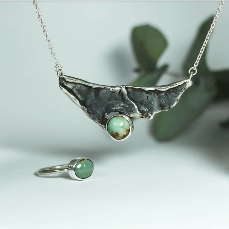 Turkuaz Taşlı Amorph Kolye