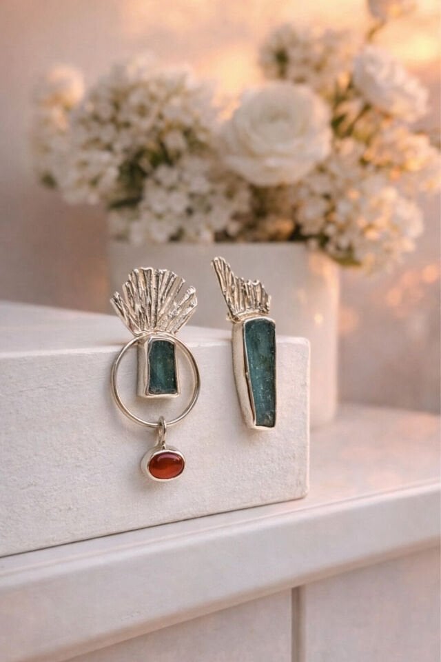 Kyanite ve Carnelian Yelpaze Gümüş Küpe