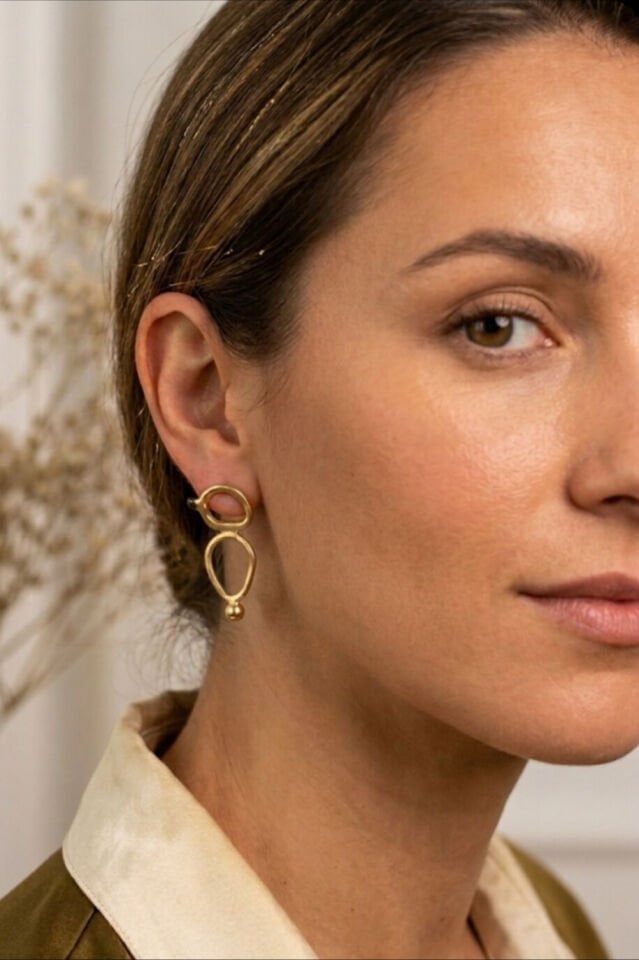 Altın kaplama iki Damla küpe